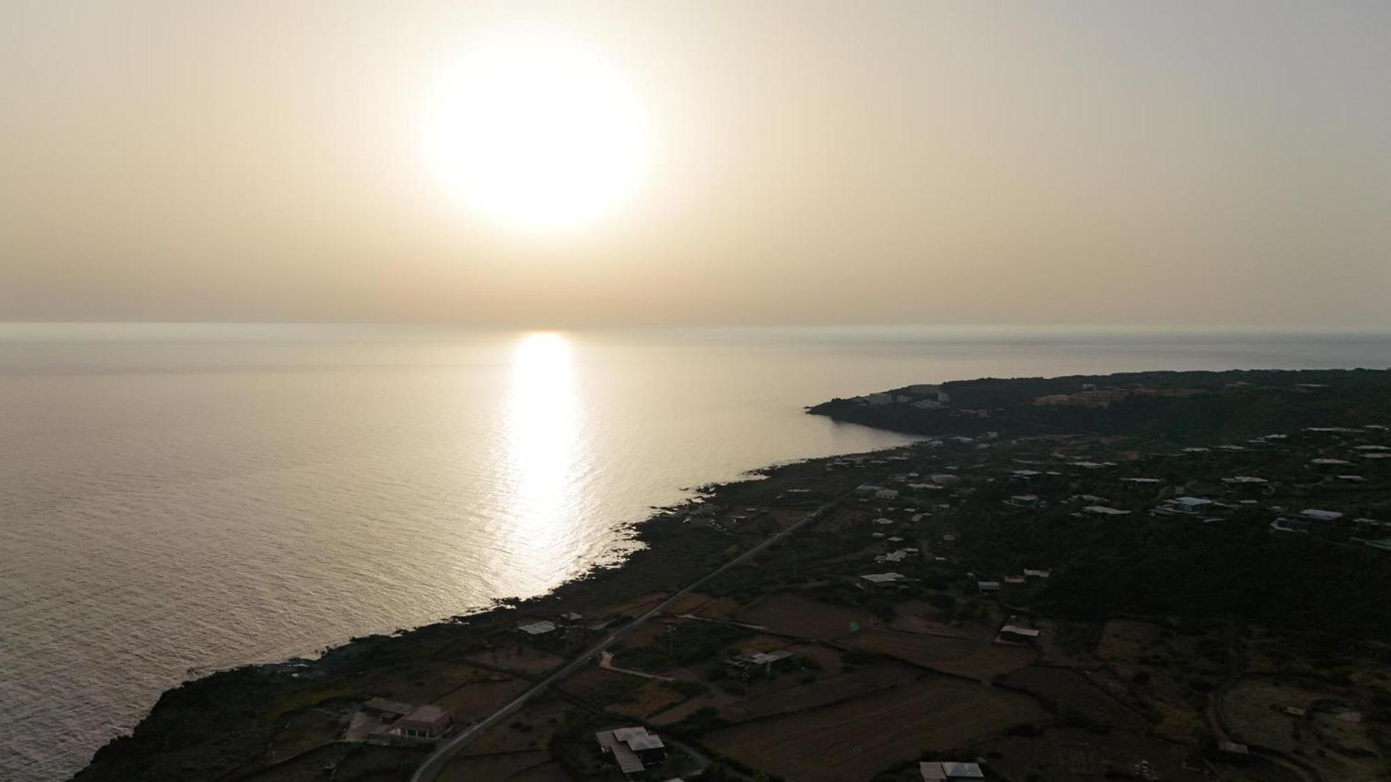 فيلا Dammuso Tuffo Nel Mare San Michele  المظهر الخارجي الصورة